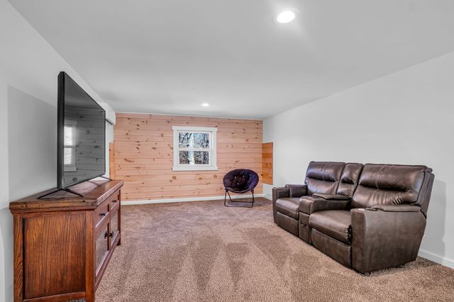 761 Metal Ford Rd, Hohenwald, TN 38462