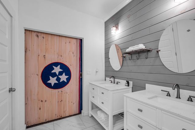 761 Metal Ford Rd, Hohenwald, TN 38462