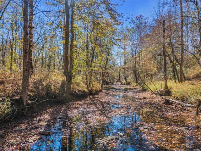 761 Metal Ford Rd, Hohenwald, TN 38462