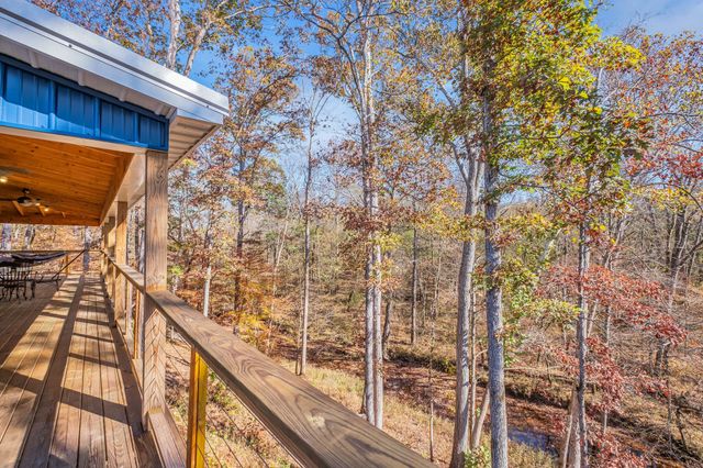 761 Metal Ford Rd, Hohenwald, TN 38462