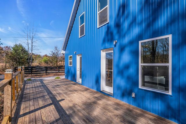 761 Metal Ford Rd, Hohenwald, TN 38462