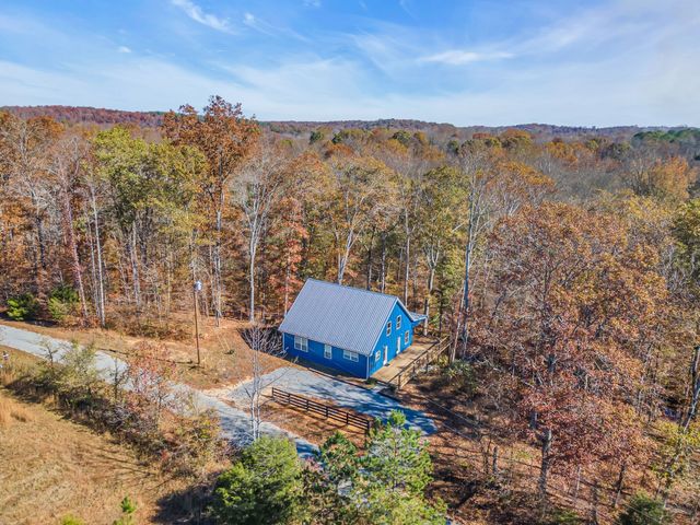 761 Metal Ford Rd, Hohenwald, TN 38462