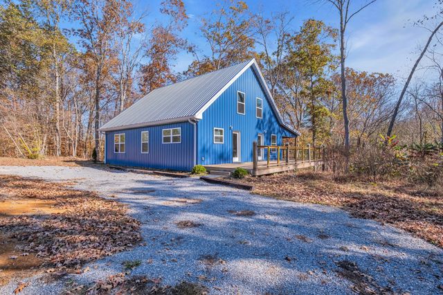 761 Metal Ford Rd, Hohenwald, TN 38462