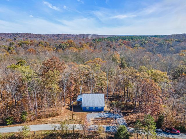 761 Metal Ford Rd, Hohenwald, TN 38462