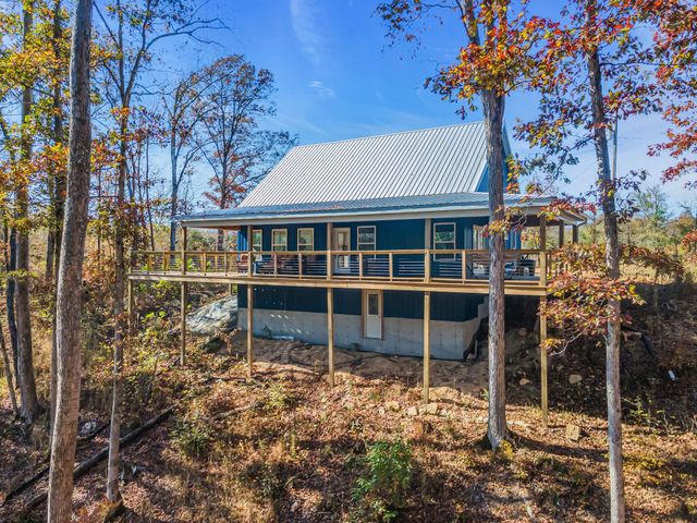 761 Metal Ford Rd, Hohenwald, TN 38462