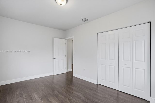 180 Seaman Ave, Opa-locka, FL 33054