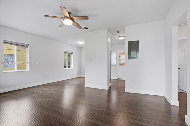 180 Seaman Ave, Opa-locka, FL 33054