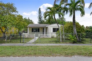180 Seaman Ave, Opa-locka, FL 33054