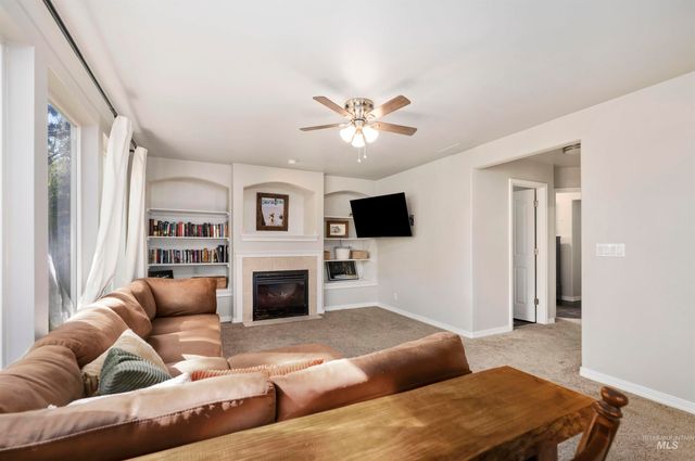 453 Morning Sun Dr, Nampa, ID 83686