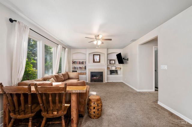 453 Morning Sun Dr, Nampa, ID 83686