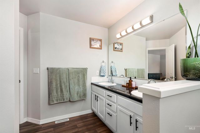 453 Morning Sun Dr, Nampa, ID 83686