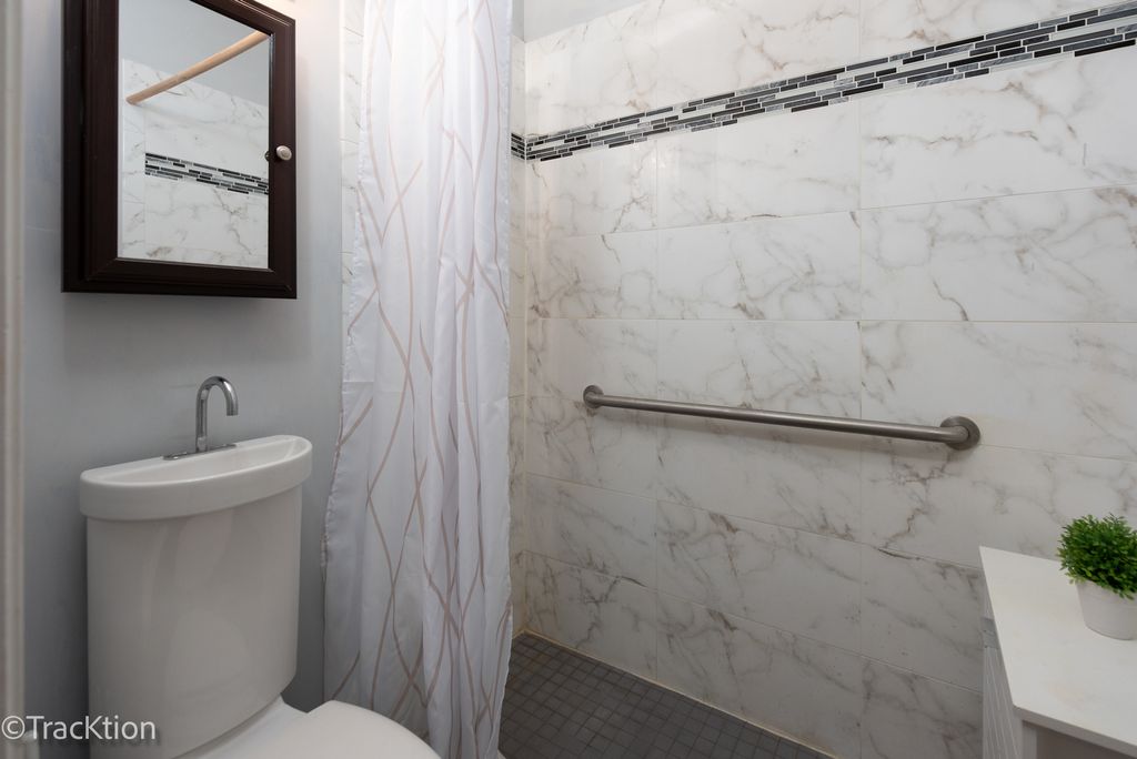 Image 13 of property listing at 129 Ginkgo Street, Bolingbrook, IL 60490