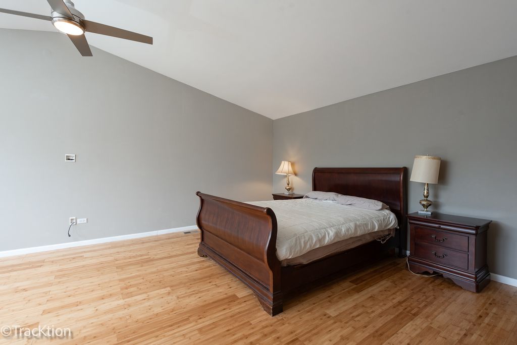 Image 14 of property listing at 129 Ginkgo Street, Bolingbrook, IL 60490