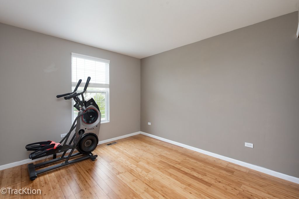 Image 19 of property listing at 129 Ginkgo Street, Bolingbrook, IL 60490
