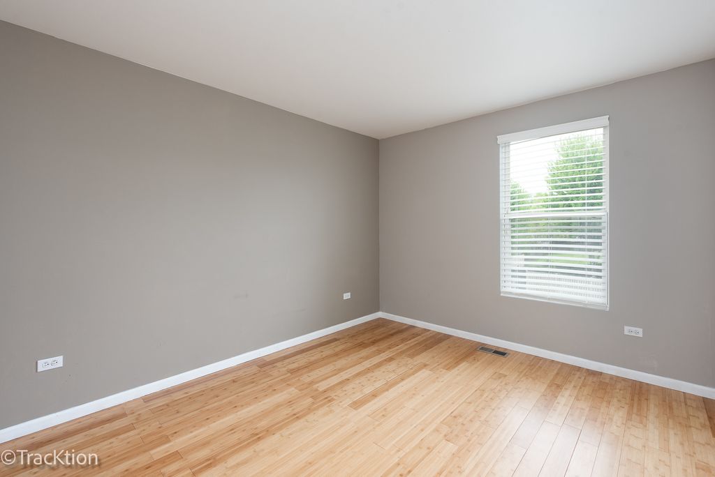 Image 21 of property listing at 129 Ginkgo Street, Bolingbrook, IL 60490