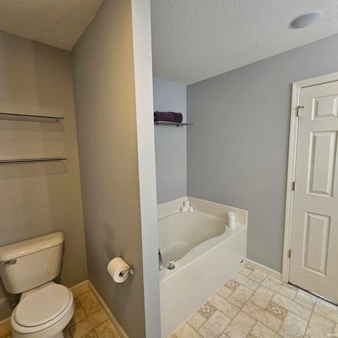 226 Beaulieu Place, Fort Wayne, IN 46825