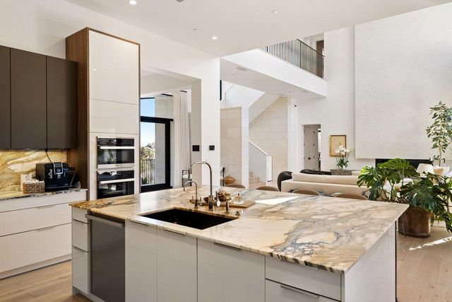 5 Inwood CV, Austin, TX 78746