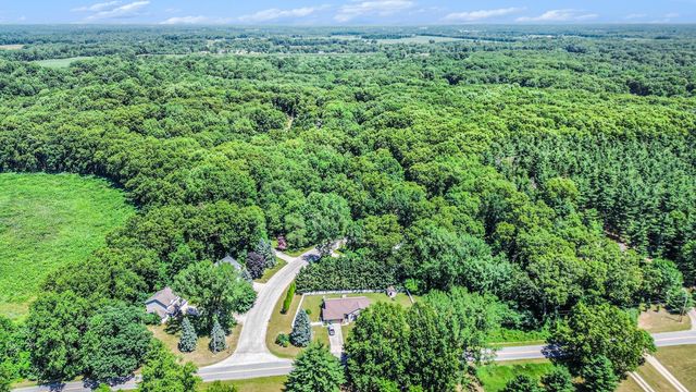 11276 Bridlewood Trail, Berrien Springs, MI 49103