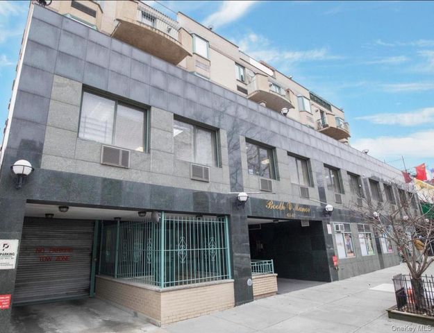 63-47 Booth Street 3C, Rego Park, NY 11374