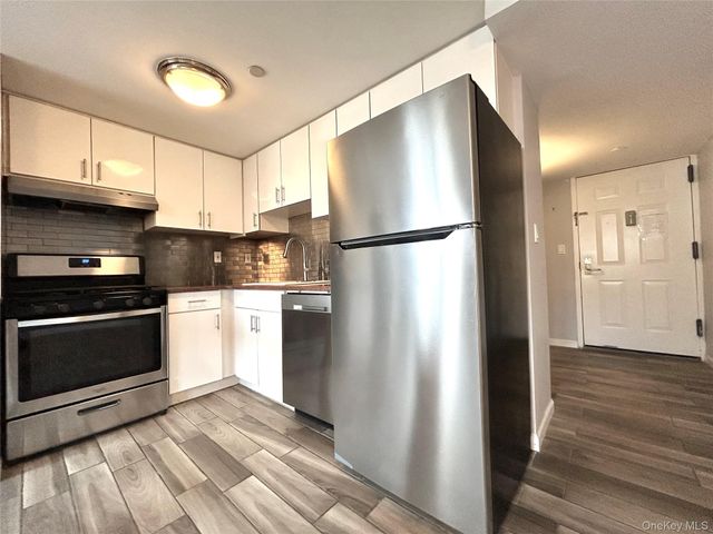 63-47 Booth Street 3C, Rego Park, NY 11374