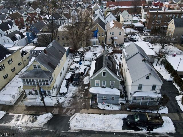 38 Harrison Pl, Clifton City, NJ 07011