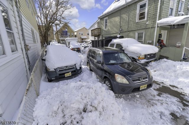 38 Harrison Pl, Clifton City, NJ 07011