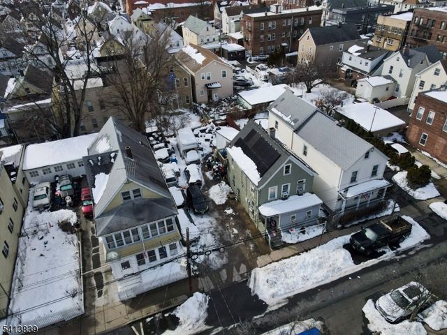 38 Harrison Pl, Clifton City, NJ 07011