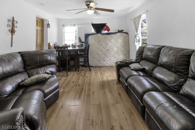 38 Harrison Pl, Clifton City, NJ 07011