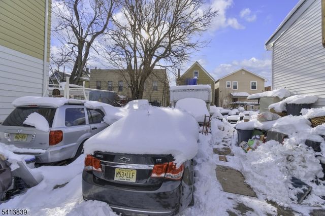 38 Harrison Pl, Clifton City, NJ 07011