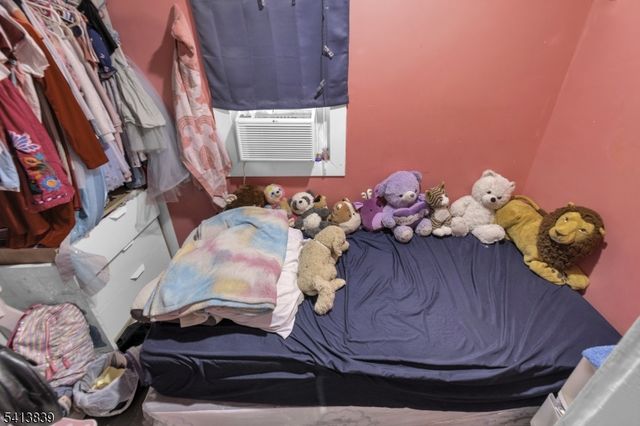 38 Harrison Pl, Clifton City, NJ 07011