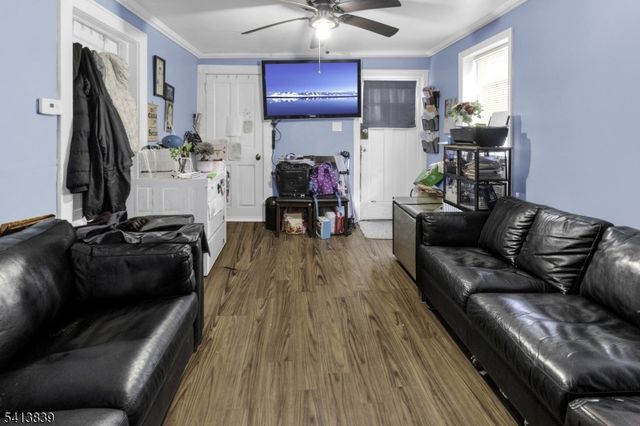 38 Harrison Pl, Clifton City, NJ 07011