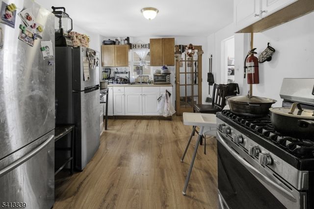 38 Harrison Pl, Clifton City, NJ 07011