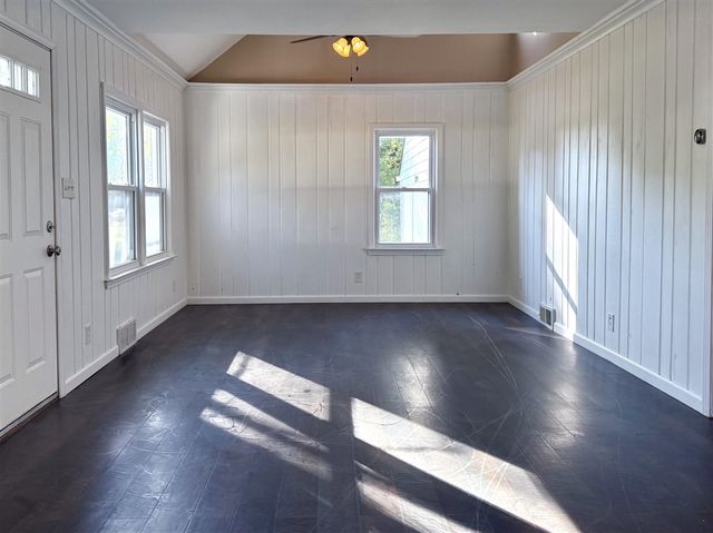 10200 Dixie Highway, Update, MI 48023