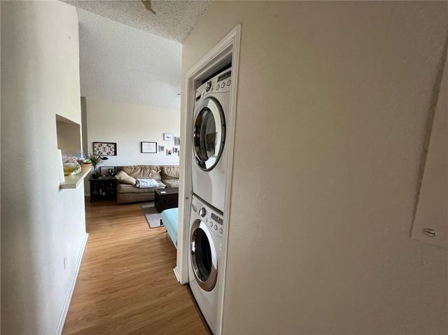 2706 Salado ST 302, Austin, TX 78705