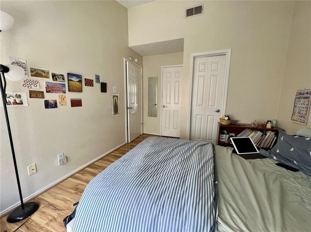 2706 Salado ST 302, Austin, TX 78705