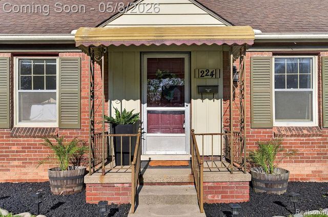 224 S Josephine Avenue, Pontiac, MI 48341