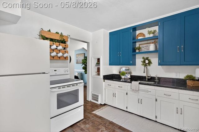 224 S Josephine Avenue, Pontiac, MI 48341