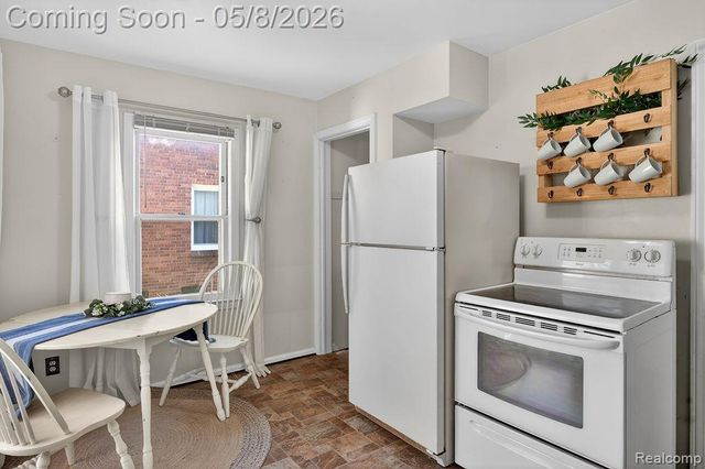 224 S Josephine Avenue, Pontiac, MI 48341