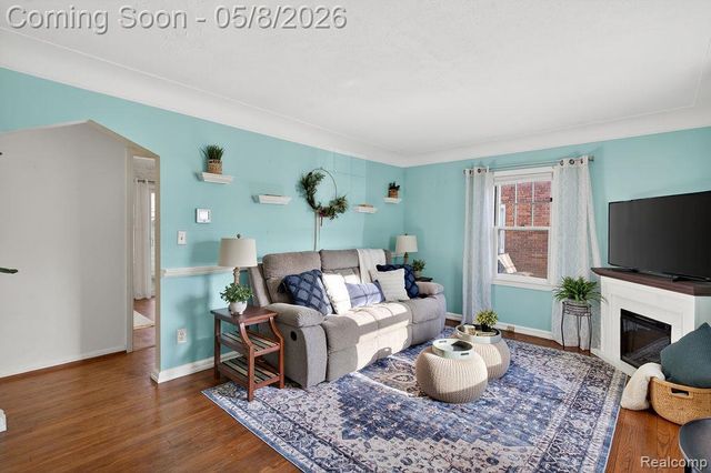 224 S Josephine Avenue, Pontiac, MI 48341
