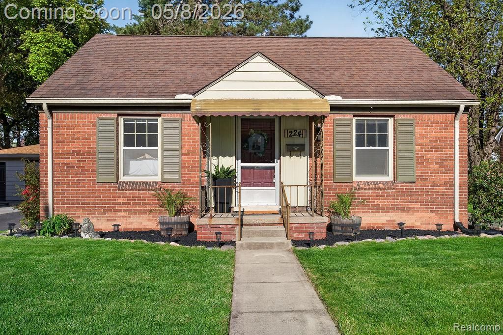 224 S Josephine Avenue, Pontiac, MI 48341