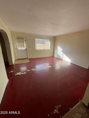 330 E DESERT Drive, Phoenix, AZ 85042