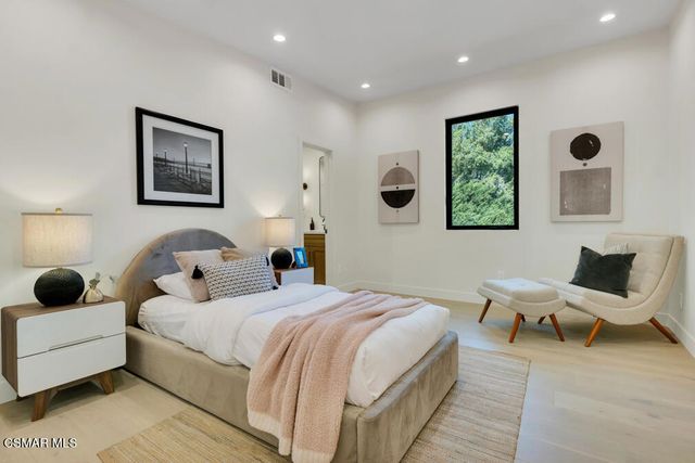 4405 Brookford Avenue, Woodland Hills, CA 91364
