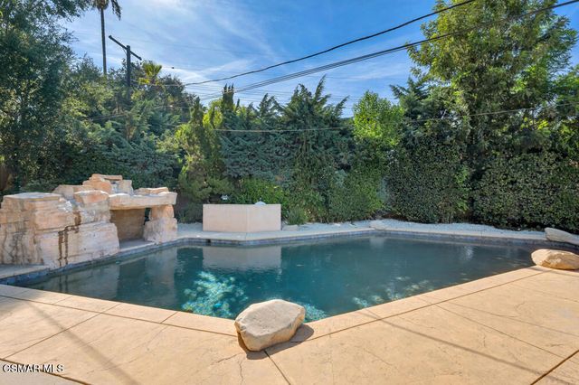 4405 Brookford Avenue, Woodland Hills, CA 91364