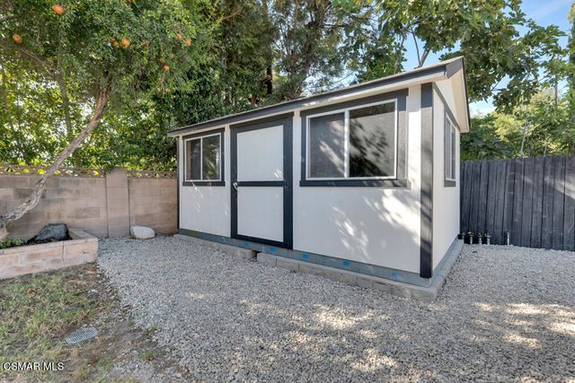 4405 Brookford Avenue, Woodland Hills, CA 91364