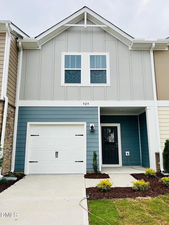 929 Field Ivy Drive, Fuquay Varina, NC 27526