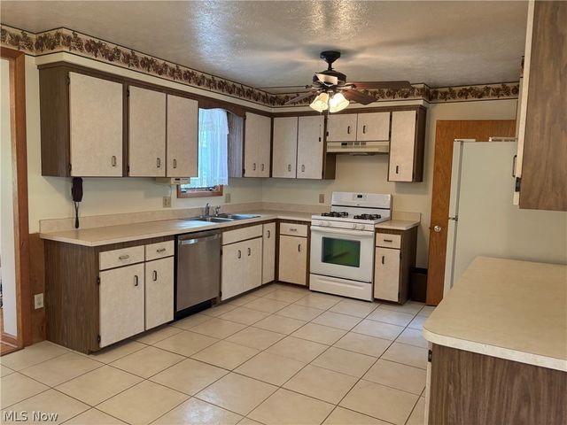 3000 Lost Nation Road, Willoughby, OH 44094