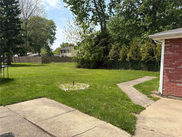 3000 Lost Nation Road, Willoughby, OH 44094