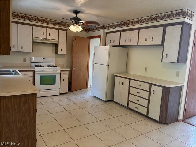 3000 Lost Nation Road, Willoughby, OH 44094
