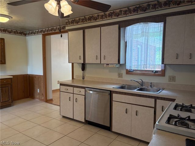 3000 Lost Nation Road, Willoughby, OH 44094