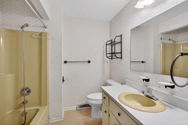 163 Baldwin Circle, Lynchburg, VA 24502